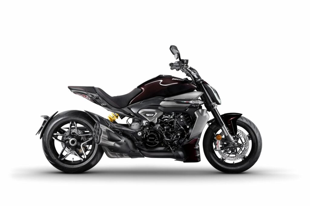 Ducati XDiavel V4 2026 Model Priced at Rs 30.88 lakhs | Specs & Features