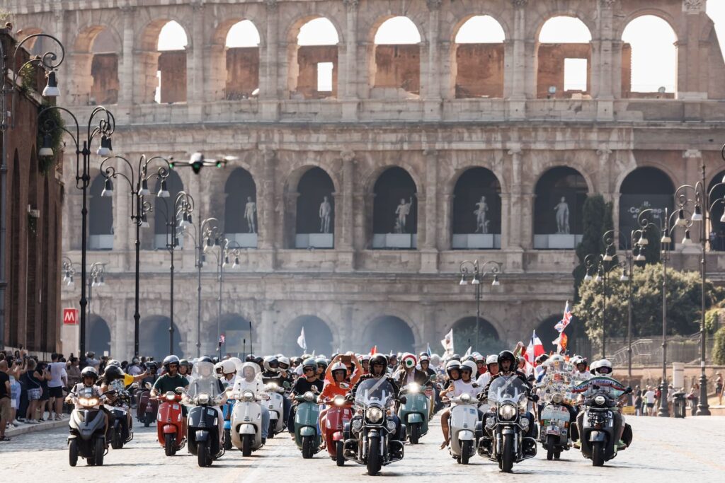 25,000 Vespa from 67 Countries parade through Italy (Rome)